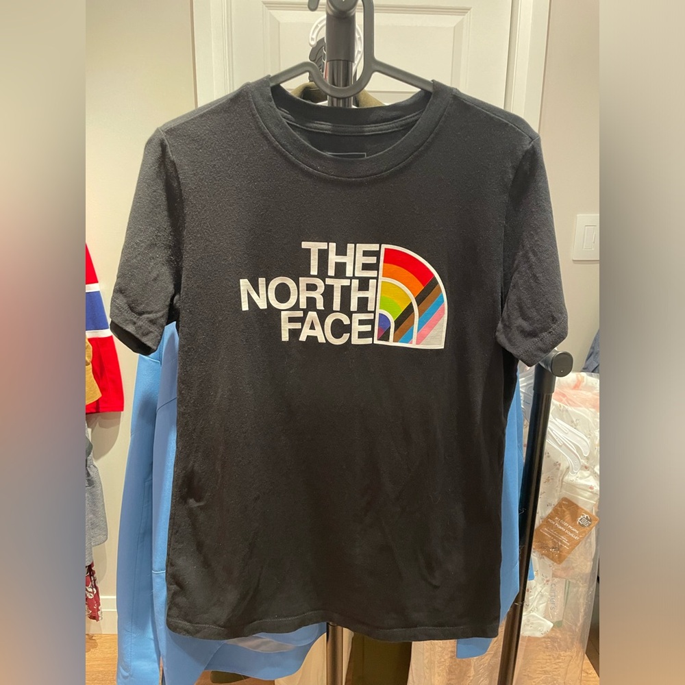 The North Face Women Tee Size M (runs small)